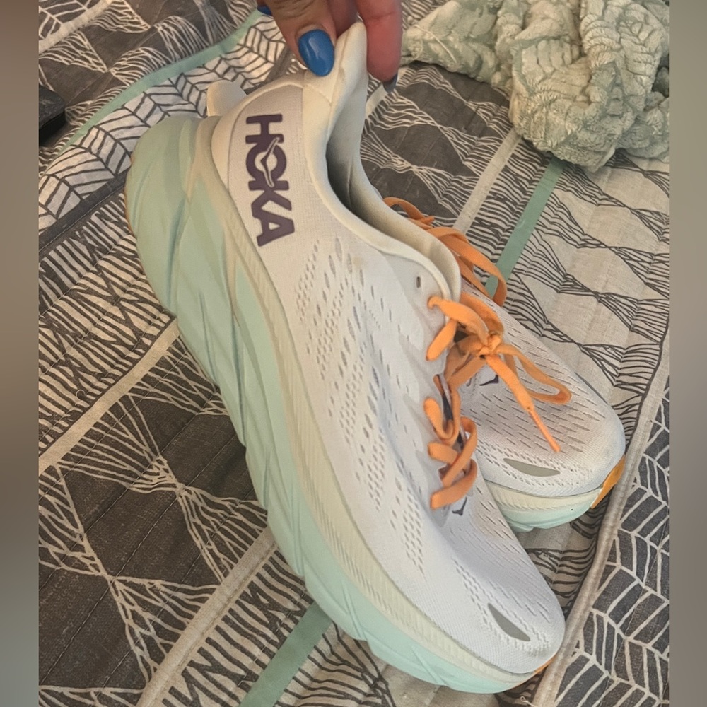 Hoka- Clifton